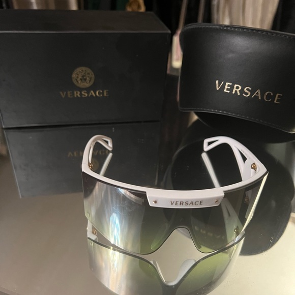 Versace white sunglasses - Picture 3 of 3